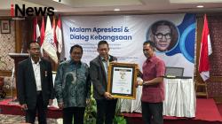 Ketua DPRD Medan Wong Chun Sen Terima Anugerah Sahabat Pers SMSI