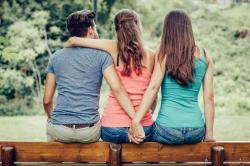 Cinta Segi Tiga dalam Satu Rumah: Menantu Hamili Mertua dan Dinikahi, Istri pun Diceraikan 