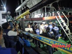 Foto-foto Penampakan Kapal MT Sea Dragon Pengangkut 2 Ton Sabu di Karimun