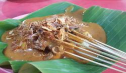 Ngiler! Ini Tempat Makan Sate Padang Paling Favorit di Bandung