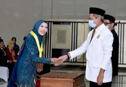 Novita Dwi Lokasari, Anak Tukang Parkir yang Wujudkan Mimpi Jadi Dokter Gigi
