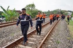 KAI Daop 4 Semarang Periksa Titik-Titik Rawan Lintas Jalur Kereta Api demi Jaga Keselamatan