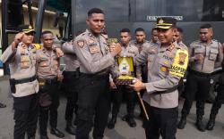 Kapolres Purworejo Lepas 10 Bintara Remaja Asli Papua Usai Magang