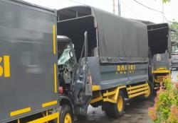 Tabrakkan Karambol, Empat Truk Dinas Polri Tabrakan Beruntun di Surabaya, 3 Anggota Polisi Luka-Luka