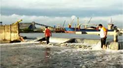 Tembok Pembatas Laut Pelabuhan Tanjung Emas Semarang Jebol
