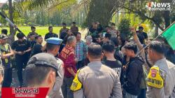 HMI Polman Geruduk Kantor Bupati, Tuntut Nasib Petugas Kebersihan dan Copot Kepala Pasar
