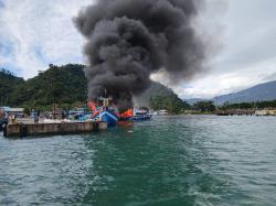 Kronologi Lengkap Kapal Cepat Rimata Terbakar Hebat di Pelabuhan Bungus Teluk Kabung