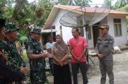 ‎Tangis Haru Abdul Hadi dan Istri, Ucapkan Terima Kasih Kepada TNI atas Bantuan Rumah
