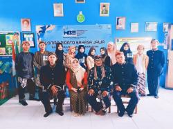 Hj.Emi Sudarwati,M.Pd, Sang Penggerak Literasi, Patungan Buku Inspiratif Lahirkan Ratusan Buku