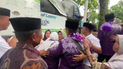 Tangis Haru Warnai Keberangkatan 333 Calon Jemaah Haji Asal Lebak ke Tanah Suci