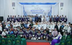 Bupati Aceh Selatan Lepas Keberangkatan Jemaah Haji Kloter 6 Embarkasi Aceh