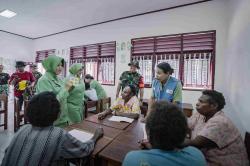 Persit KCK Cabang XXXV Galakkan Program Pemberantasan Buta Aksara di Lokasi TMMD