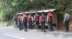 Preman Bermodus Ormas, Tiga Oknum Dipergoki Jual Paksa Air Mineral di Cimaragas