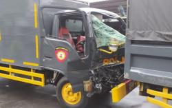 Kecelakaan Beruntun Libatkan Empat Truk Polisi di Surabaya, Tiga Anggota Terluka Saat Menuju GBT