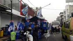 Euforia Jelang Laga Persib vs Solo, Pedagang Bendera Raup Cuan dari Bobotoh