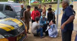 Sopir Angkot Ditemukan Tewas di Dalam Mobil di SPBU Pandeglang, Ibunya Histeris!