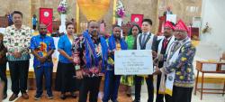 Bupati Yahukimo Serahkan Bantuan Hibah Senilai Rp6 Miliar untuk 2 Gereja GKI di Dekai