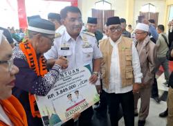 Gubernur Yulius Selvanus Resmi Lepas 699 Calon Jamaah Haji Sulawesi Utara