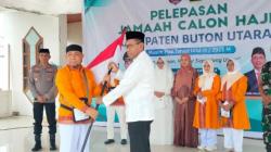 Jemaah Calon Haji Buton Utara Diberangkatkan Menuju Embarkasi Makassar