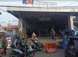 Ditegur Jangan Ngetem di Depan Stasiun Citayam, Sopir Angkot Ngamuk Keroyok Seorang Warga