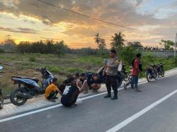 Aksi Jumping Motor Liar Gegerkan Pasar Topoyo, Polisi Turun Tangan