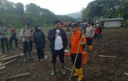 Ketua Komisi III DPRD KBB Pantau Lima Lokasi Longsor dan Banjir di Lembang