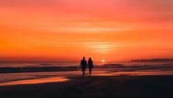 Makna “The Sunset is beautiful isn’t it?” Ungkapan “Selamat Tinggal” Tersirat