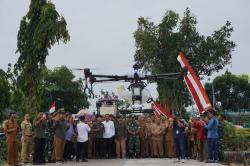 Luncurkan Drone Pertanian, Bupati Bojonegoro Dukung Modernisasi Sektor Agrikultur