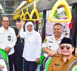 Trans Jatim Sumbang PAD Rp20 Miliar, Gubernur Khofifah Bilang Begini