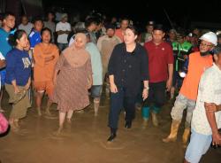 Desa Wombo Diterjang Banjir, Vera Laruni Instruksikan Tanggap Darurat dan Normalisasi Sungai