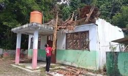 Ruang Perpustakaan SD di Pandeglang Ambruk Saat Jam Istirahat, Siswa Panik Berhamburan!
