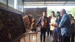 Dubes Bosnia dan Herzegovina Terpukau Ukiran Jepara, Dukung Masuk Warisan Budaya Tak Benda UNESCO