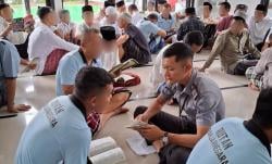 Warga Binaan Rutan Banjarnegara Belajar Baca Tulis Al Quran
