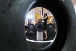 Bridgestone Perkuat Kehadiran di Pasar Otomotif Jawa Timur lewat IIMS Surabaya 2025