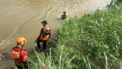 Remaja yang Hilang Tenggelam di Sungai Kalikuto Batang Ditemukan Tewas Tersangkut Pemecah Arus