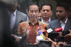 Survei Indikator Sebut Mayoritas Publik Tak Percaya Jokowi Palsukan Ijazah