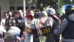 Ricuh Eksekusi Rumah di Takalar, Polisi dan Massa Tergugat Terlibat Bentrok
