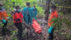 Cari Biawak Malah Temukan Mayat Membusuk di Kebun Kosong