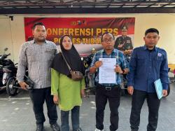 Oknum Perangkat Desa Penidon Diperiksa Satreskrim Polres Tuban, Kuasa Hukum Minta Tetapkan Tersangka