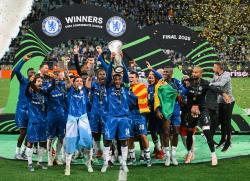 Chelsea Angkat Trofi UEFA Conference League Usai Comeback Gemilang Atas Real Betis