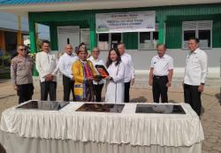 Inovatif! Swasta Bangun Ruang Kelas dari Sampah Plastik Daur Ulang di SMAN 26 Batam
