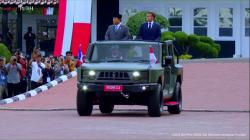 Prabowo-Macron Tampil Gagah Inspeksi Pasukan Akmil Magelang di Atas Mobil Maung Perkasa