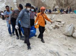 Pemprov Jabar Cabut Izin Tambang Galian C Gunung Kuda Cirebon Usai Tragedi Longsor