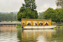 Perahu Royal Cruise Jadi Wahana Favorite Keliling Danau di Floating Market Lembang