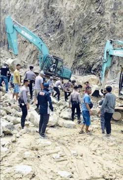 BREAKING NEWS, 14 Orang Tewas Tertimbun Longsor Gunung Kuda