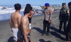 Waspada Gelombang Tinggi, Polairud Cianjur Siaga Penuh Pada Libur Waisak di Pantai Jayanti