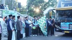 Kloter 60 Jadi Penutup, 293 Jemaah Haji Asal Garut Resmi Diberangkatkan