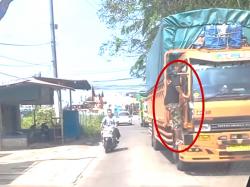 Geger Preman Ciseeng Beraksi, Palak Sopir Sambil Nangkring di Truk