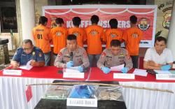 Aksi Anarkis dengan Merusak Mobil Dinas, 6 Mahasiswa di Bima Ditetapkan Tersangka