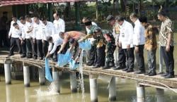 Dukung Program Nasional dan Visi Menteri Imipas, Karutan Kebonwaru Hadiri Panen Raya di Subang